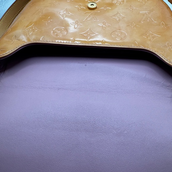 Louis Vuitton Yellow Thompson Patent Vernis Shoulder Bag - Picture 10 of 13